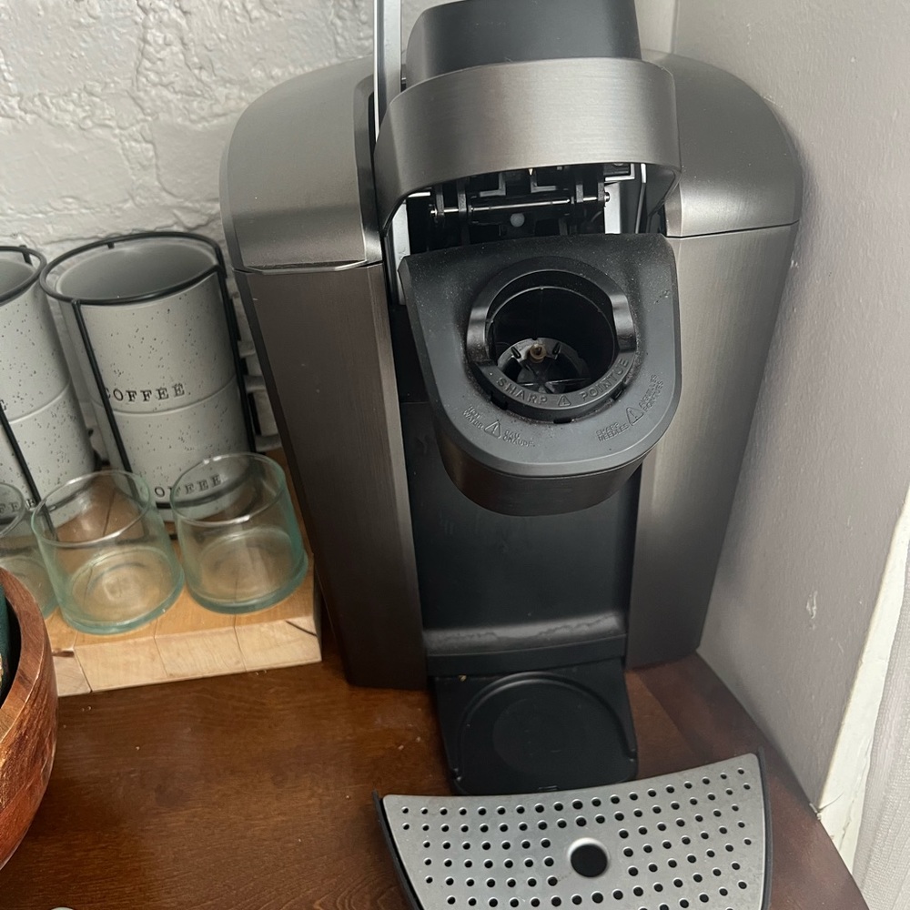 2022 like- new Keurig K-Elite